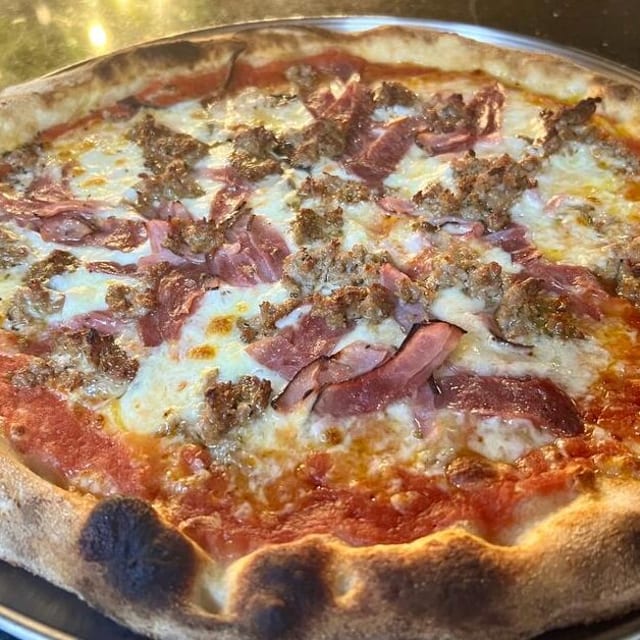 Maradona Pizza.
