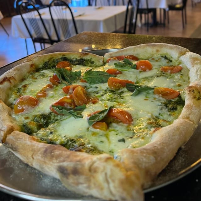 Genovese Pizza.